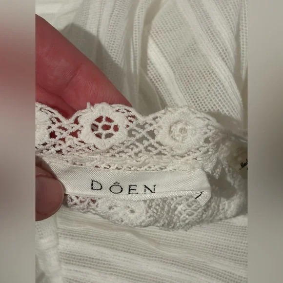 Doen Octavia Top in Salt - Picture 6 of 7